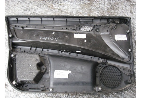 обшивка правої передньої дверки Peugeot 407,1.6hdi,9645544877